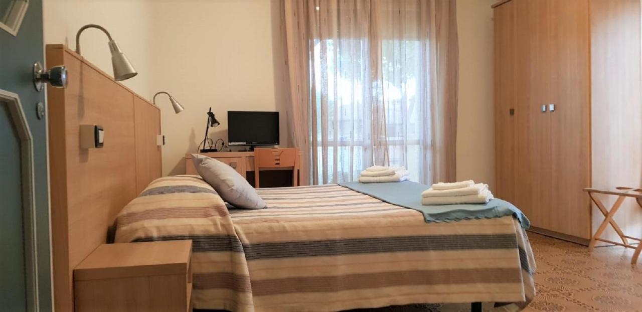 Hotel Enrica 切尔维亚 外观 照片